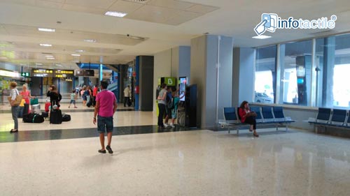 INFOTACTILE da servicio a los turistas desde el Aeropuerto de Valencia
