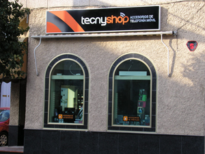 La cadena de franquicias Tecnyshop inaugura su segunda tienda en Baza (Granada)