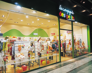 La compañía francesa de moda infantil inaugurará su primera tienda franquiciada en nuestro país en mayo, concretamente en Huesca. 