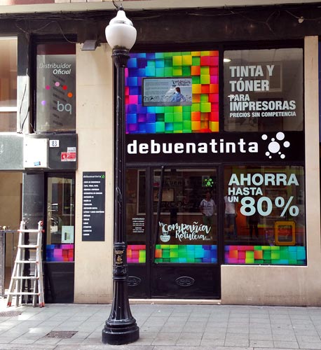 Debuenatinta inaugura tienda en Gijón (Asturias)