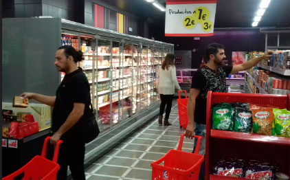 Franquicias EROSKI. La apertura del establecimiento ha supuesto la creación de seis puestos de trabajo. La cooperativa suma con esta nueva apertura siete supermercados franquiciados en la provincia de Sevilla.