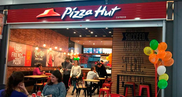 Pizza Hut  Franquicias. PIZZA HUT nace en 1958 en Wichita, Kansas (Estados Unidos). Todavía siendo estudiantes, los hermanos Frank y Dan Carney leyeron un artículo en el periódico sobre un producto muy novedoso llamado "pizza".
