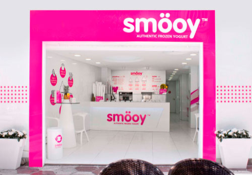 Franquicias smöoy. smöoy cuenta actualmente con más de 150 establecimientos operativos y una plantilla formada por más de 500 profesionales sumando a todo el personal de las tiendas. 